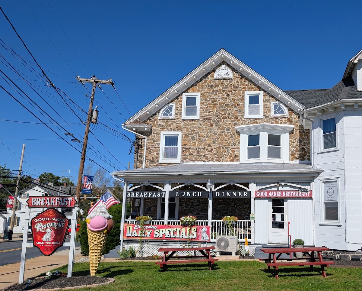 Good Jakes Restaurant Photos 2